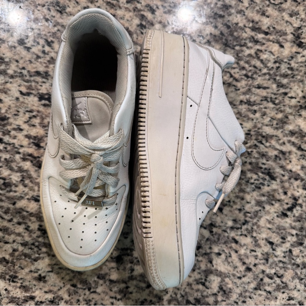 Nike Air Force 1 White Sneakers Platform - Picture 2 of 5